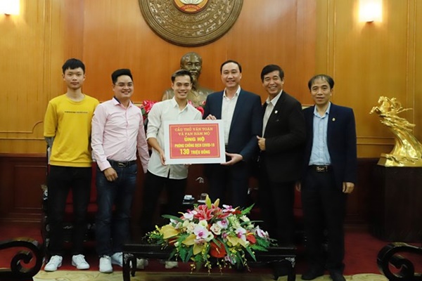 Văn Toàn và fan ủng hộ 150 triệu đồng chống dịch-1