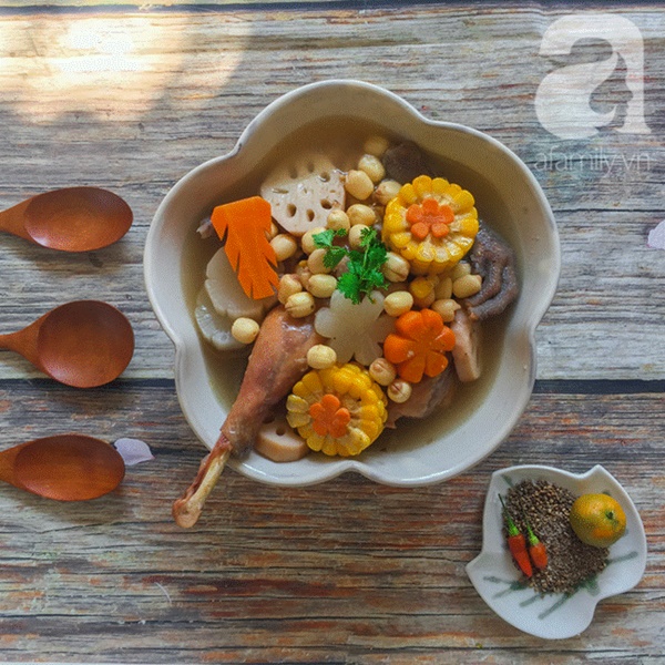 Bồi bổ sức khỏe phòng dịch bệnh với món gà hầm sen ngọt thơm-5