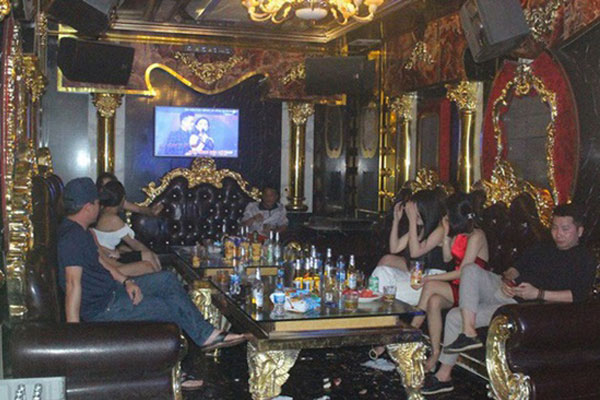 Ca nhiễm thứ 100 ở TP.HCM vẫn đi lễ 5 lần/ngày dù đang cách ly tại nhà-2