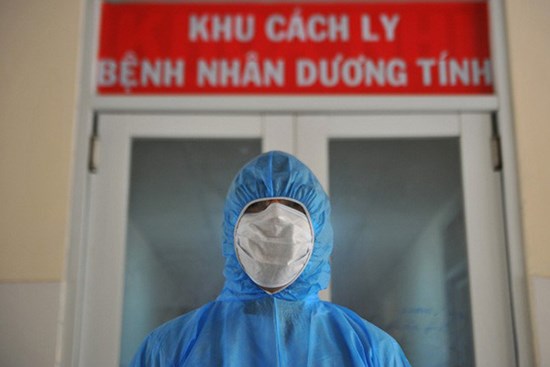 Ca nhiễm thứ 100 ở TP.HCM vẫn đi lễ 5 lần/ngày dù đang cách ly tại nhà