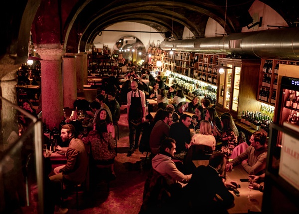 Toàn cảnh nước Ý giữa đại dịch virus corona và bài học cho cả thế giới: Đáng ra, mọi chuyện đã không kinh khủng đến vậy-7