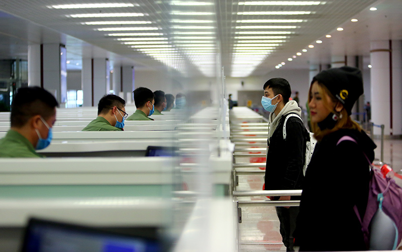 Chia sẻ từ sân bay Nội Bài của những người về nước để an toàn hơn-4