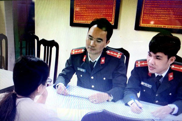 Xôn xao hình ảnh tiếp tế cho người thân trong khu cách ly TP.HCM: Hãy thương những người làm công tác phòng dịch, họ đã đủ mệt rồi!-9