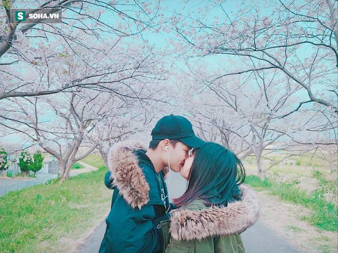 Cặp đôi xem đám hỏi của mình qua video call, chiếc vé về Việt Nam bị hủy sát ngày và những bất ngờ chưa kể-4