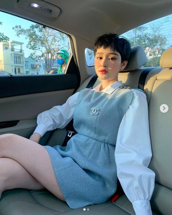 Hết diện đồ khoét ngực, Hiền Hồ lại chọn áo ngắn cũn, tiếp tục thử sức phong cách gợi cảm-10