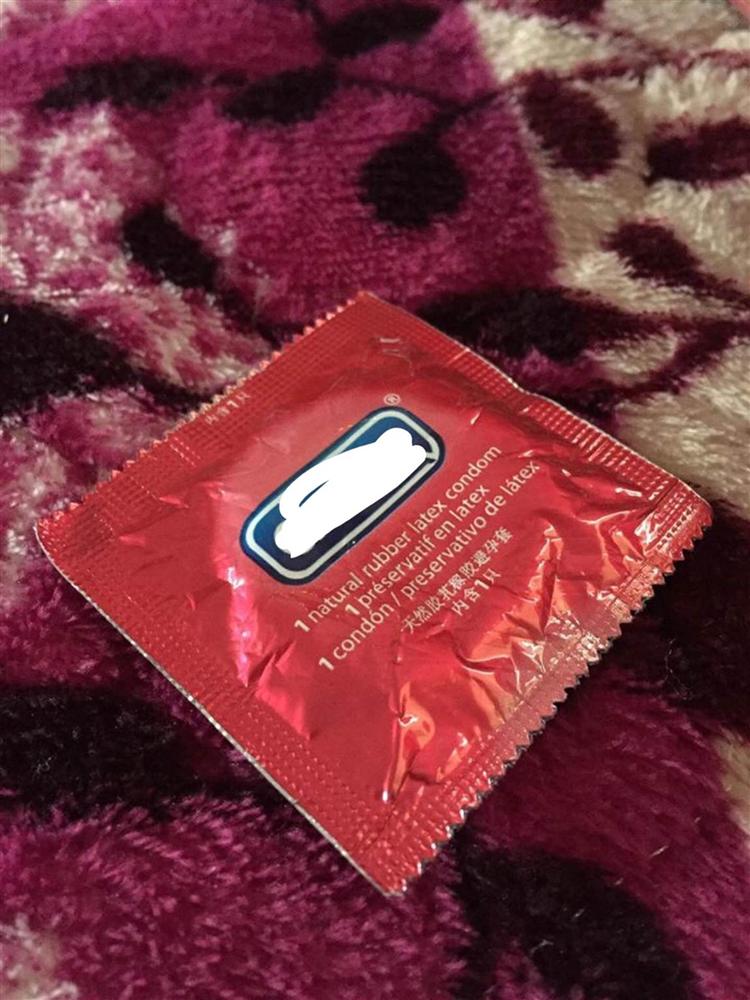 Lên phòng người yêu chơi, anh chàng bực tức quay đầu về khi phát hiện dị vật dưới gối cùng kế hoạch gài kèo” siêu tinh vi của bạn gái-5