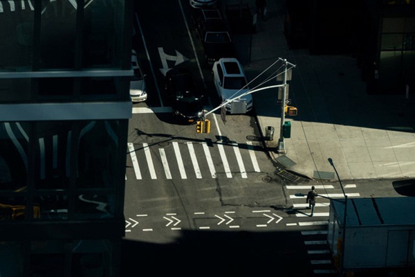 Nước Mỹ vắng vẻ lạ thường giữa đại dịch Covid-19: Những quảng trường, con đường, khu vui chơi nổi tiếng nay không một bóng người-3