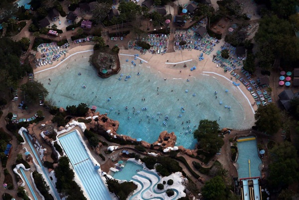 Nước Mỹ vắng vẻ lạ thường giữa đại dịch Covid-19: Những quảng trường, con đường, khu vui chơi nổi tiếng nay không một bóng người-11