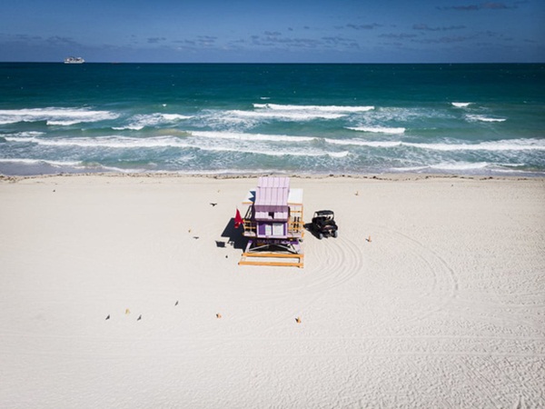 Nước Mỹ vắng vẻ lạ thường giữa đại dịch Covid-19: Những quảng trường, con đường, khu vui chơi nổi tiếng nay không một bóng người-18