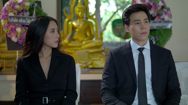 3 năm vợ tôi không đặt chân về nhà, ngày bố vợ qua đời, cô ấy nghe tin chỉ cười khẩy rồi hỏi: Vậy à? khiến tôi lạnh hết sống lưng-1