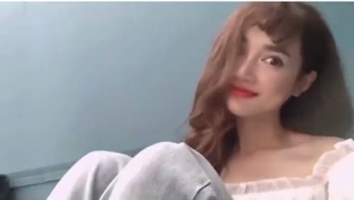 Để tóc mái cong khó hiểu, nhan sắc Nhã Phương vẫn rạng ngời cân hết tất cả-1