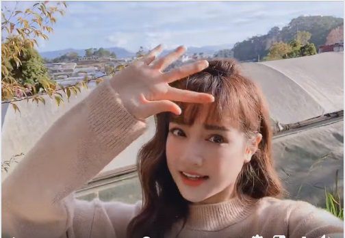 Để tóc mái cong khó hiểu, nhan sắc Nhã Phương vẫn rạng ngời cân hết tất cả-5