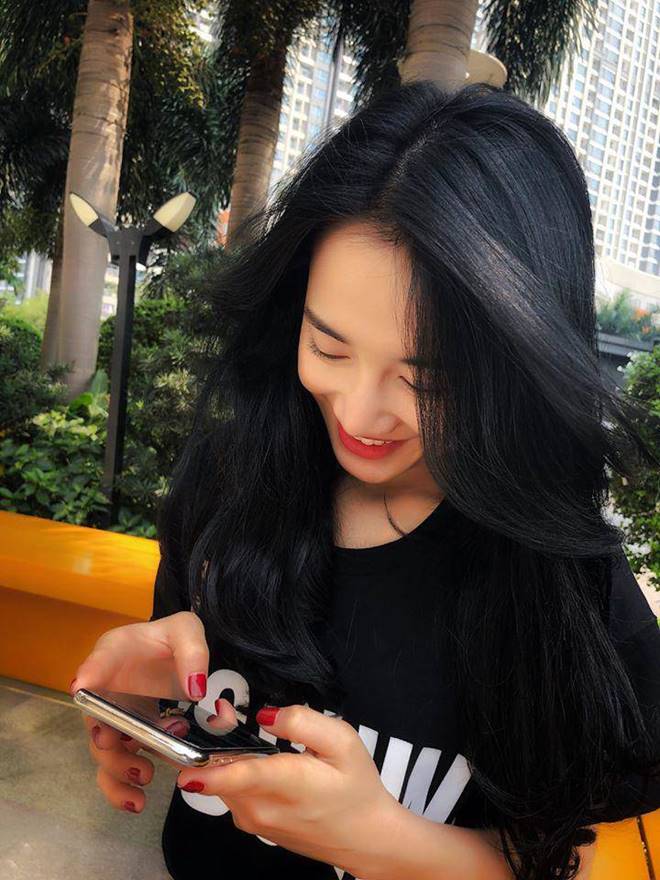 Để tóc mái cong khó hiểu, nhan sắc Nhã Phương vẫn rạng ngời cân hết tất cả-6