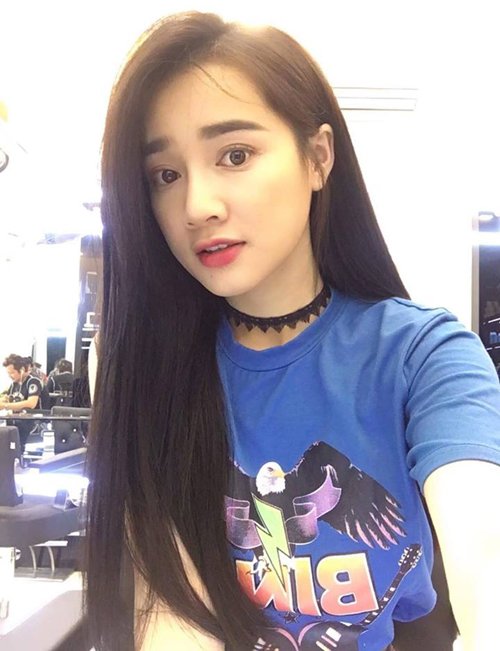 Để tóc mái cong khó hiểu, nhan sắc Nhã Phương vẫn rạng ngời cân hết tất cả-7