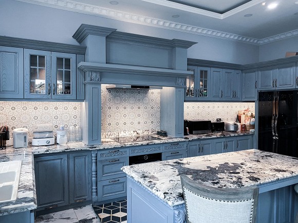 Cận cảnh không gian căn bếp thiết kế theo phong cách tân cổ điển trong biệt thự của gia đình Đăng Khôi-4