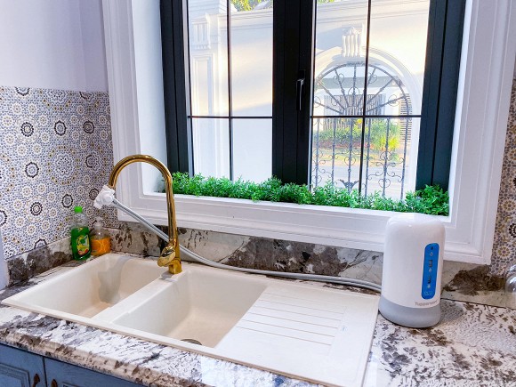 Cận cảnh không gian căn bếp thiết kế theo phong cách tân cổ điển trong biệt thự của gia đình Đăng Khôi-9