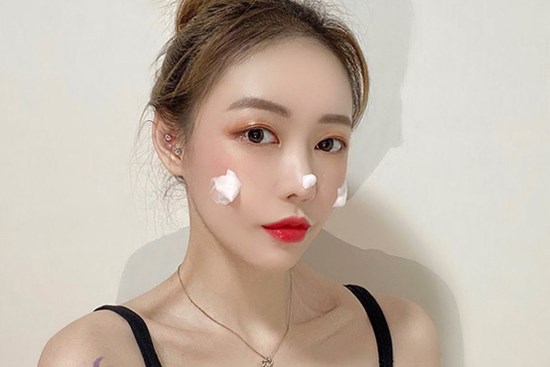 5 bước giúp bạn xóa sạch đến từng đốm mụn, lại dưỡng da căng sáng long lanh luôn thể