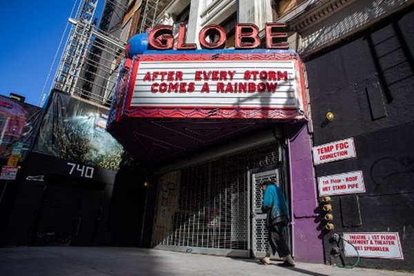 Cả thế giới được khuyên ở nhà, chỉ còn người vô gia cư ngoài đường-1