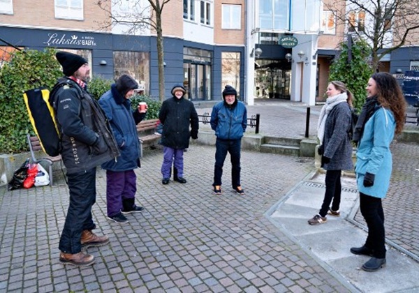 Cả thế giới được khuyên ở nhà, chỉ còn người vô gia cư ngoài đường-12