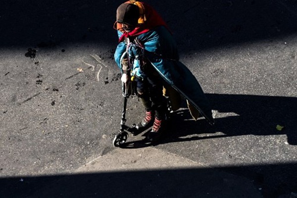 Cả thế giới được khuyên ở nhà, chỉ còn người vô gia cư ngoài đường-15