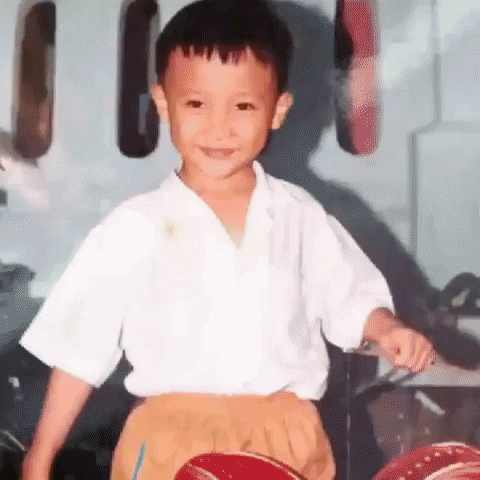 Hiếm lắm Trấn Thành mới khoe màn dậy thì thành công: Cậu bé đen nhẻm giờ đã lột xác, nhờ công Hari Won chăng?-2