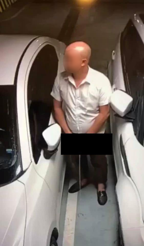 Người đàn ông thản nhiên tiểu bậy ở hầm để xe khiến cả khu chung cư lẫn dân mạng bức xúc-2