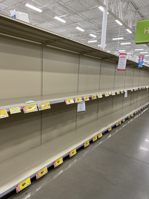 Nữ du học sinh Mỹ bị kẹt ở sân bay, bị huỷ vé về Việt Nam 2 lần: Ba mẹ đã khóc rất nhiều, mình vật vờ và không đủ sức bay về nữa-5