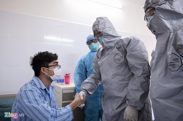 Giám đốc BV Bệnh Nhiệt đới: Tình trạng 3 bệnh nhân vẫn rất nặng-1