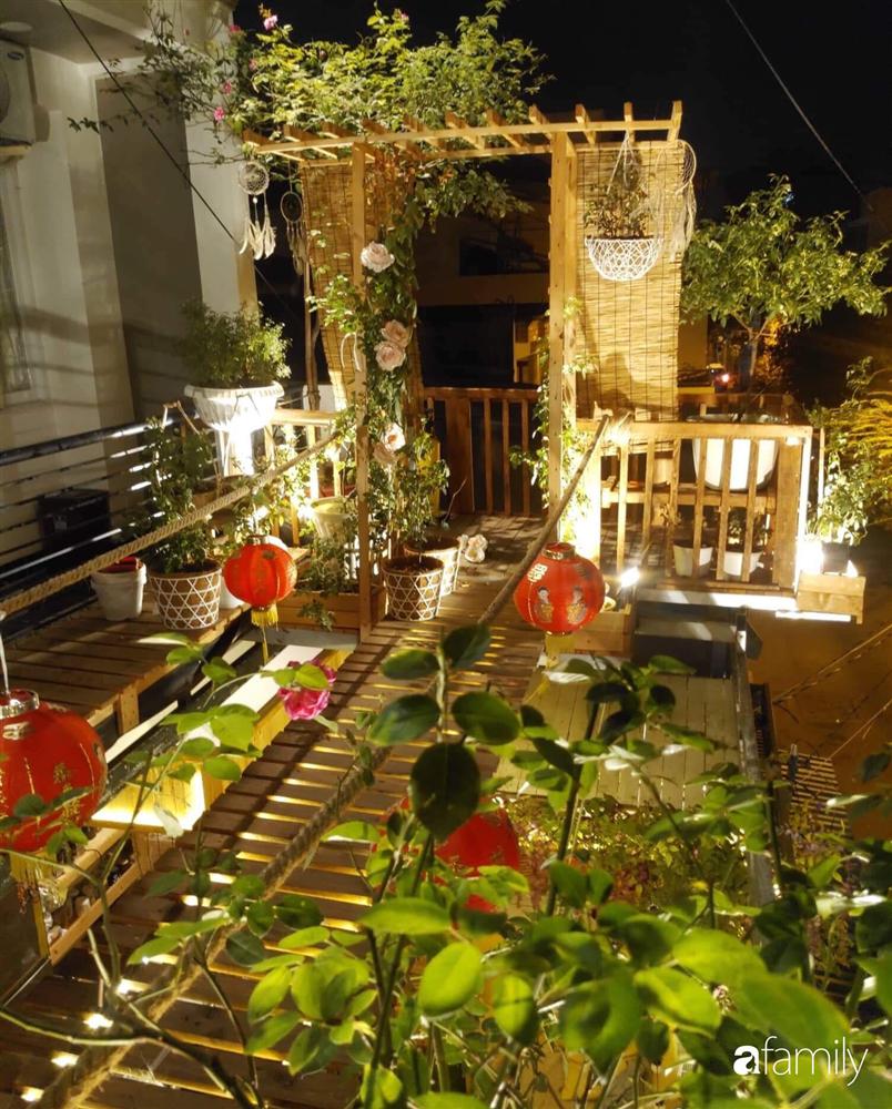 Ngôi nhà đẹp yên bình, lãng mạn nhờ người đàn ông đảm đang tự decor vườn và trồng đủ loại hồng ở Sài Gòn-3
