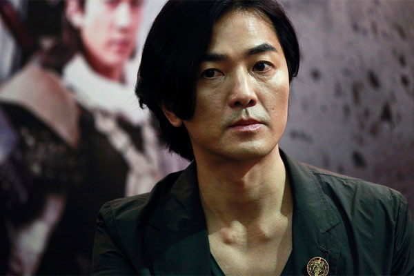 Tài tử Phong Vân: Giàu có dù bỏ showbiz, vợ nợ nần, cờ bạc vẫn yêu chiều, cung phụng-8