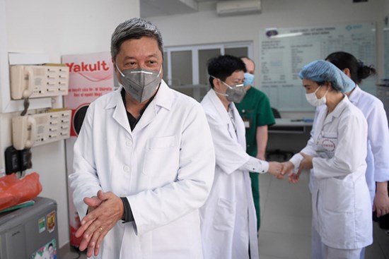 Thứ trưởng Bộ Y tế kêu gọi người dân nhường khẩu trang y tế cho cán bộ, nhân viên y tế trong công tác tiếp xúc, thu dung điều trị người bệnh