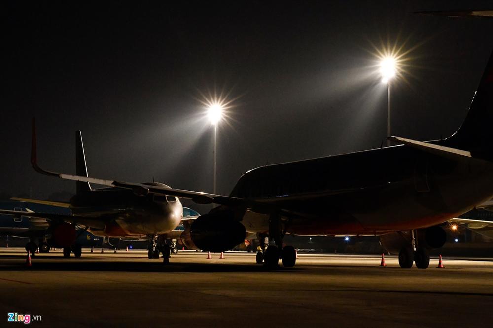 Máy bay Việt chen nhau tại bãi đỗ sân bay Nội Bài-4