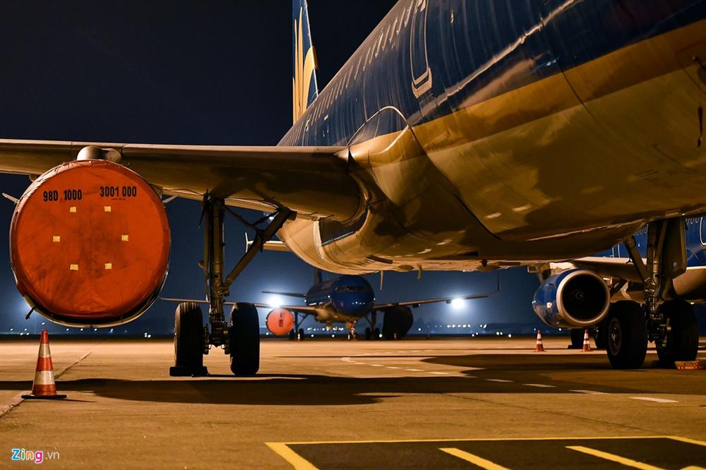 Máy bay Việt chen nhau tại bãi đỗ sân bay Nội Bài-8