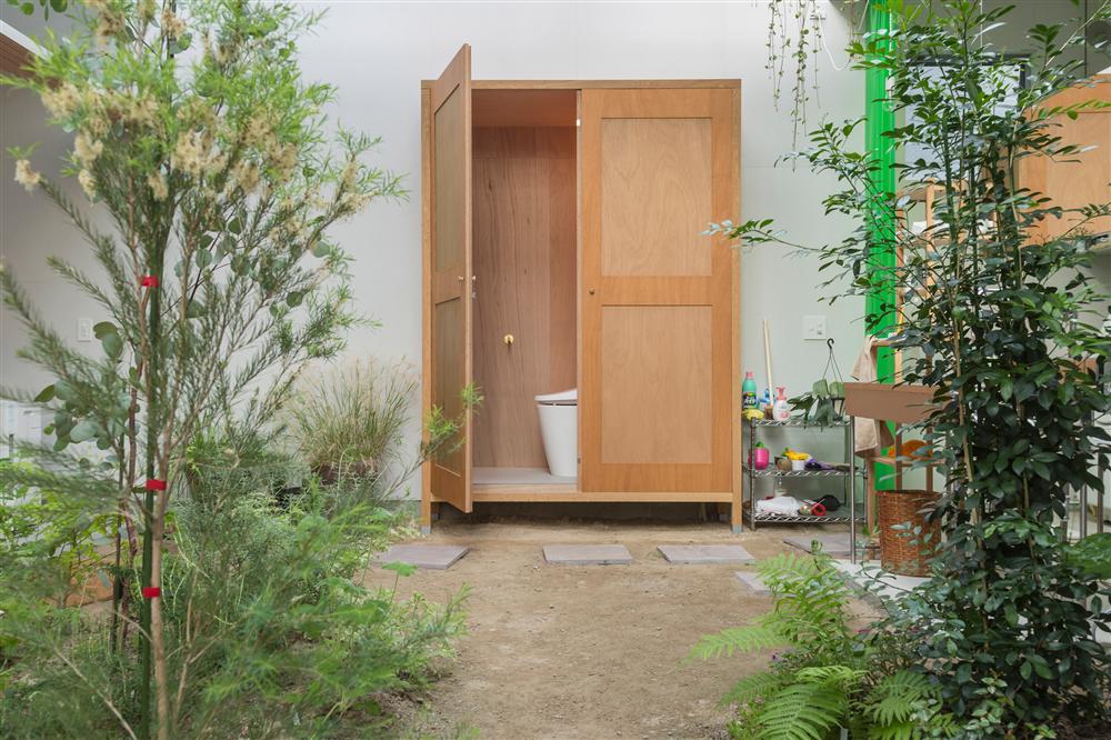 Căn nhà yên vui dưới bóng nắng và cây xanh của gia đình trẻ ở Nhật Bản-6