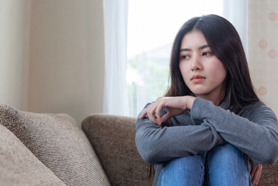 Sau khi chia phần lớn tài sản cho 2 con trai, bố vỗ tay tôi và nói 3 câu chấn động khiến cả nhà kinh ngạc rồi nhao nhao phản đối