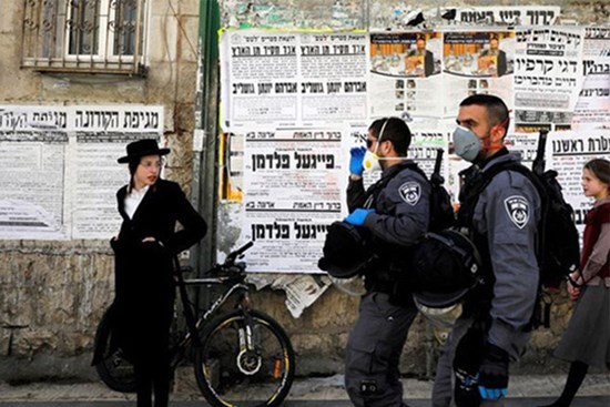Israel cấm toàn dân di chuyển quá 100m từ cửa nhà
