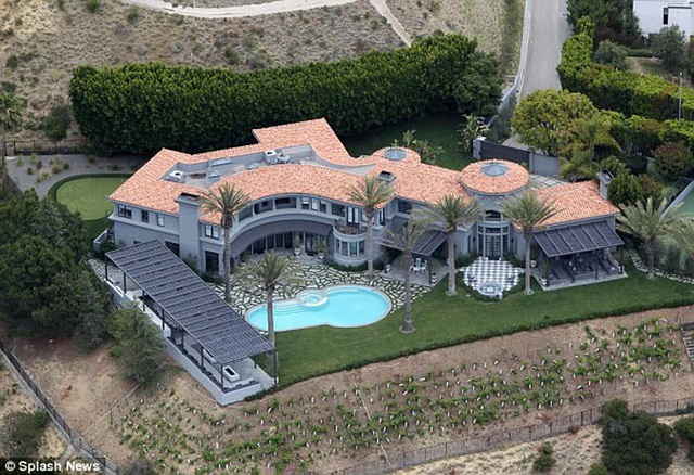 Biệt thự 35 triệu đô xa hoa của nữ tỷ phú nóng bỏng nhất thế giới-2