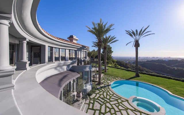 Biệt thự 35 triệu đô xa hoa của nữ tỷ phú nóng bỏng nhất thế giới-4