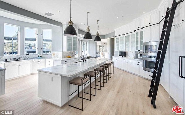 Biệt thự 35 triệu đô xa hoa của nữ tỷ phú nóng bỏng nhất thế giới-6