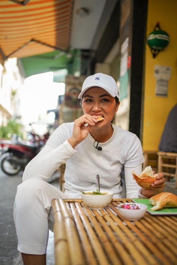 Hoa hậu HHen Niê dành một ngày ăn bánh mì khắp Sài Gòn và lý do xúc động phía sau-7