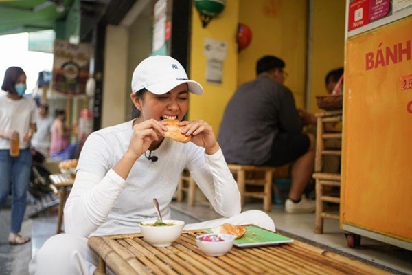 Hoa hậu HHen Niê dành một ngày ăn bánh mì khắp Sài Gòn và lý do xúc động phía sau-9