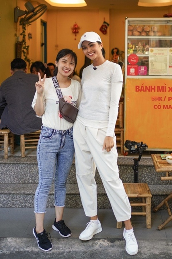 Hoa hậu HHen Niê dành một ngày ăn bánh mì khắp Sài Gòn và lý do xúc động phía sau-10