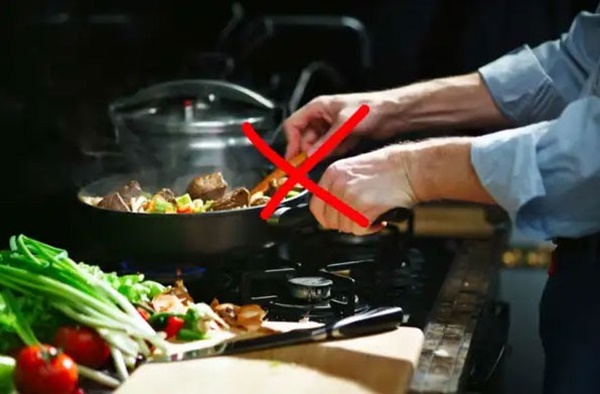 9 cooking habits turn dishes into disasters but housewives think they're right-7