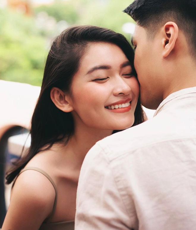 Á hậu Thùy Dung kỷ niệm 2 năm yêu bạn trai soái ca, mùa dịch không gặp nhau nhưng vẫn có quà chúc cực tình-4
