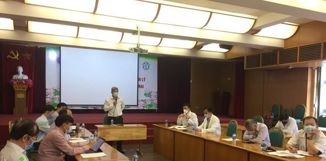 Bộ Y tế yêu cầu làm xét nghiệm Covid-19 cho toàn bộ nhân viên y tế và bệnh nhân tại BV Bạch Mai-1