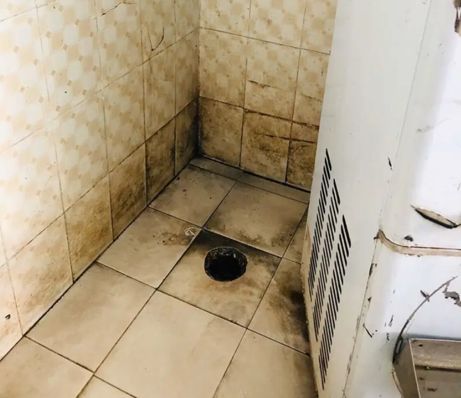 Chê khu cách ly Covid-19 quá mất vệ sinh, cáu bẩn và thiếu nước sạch, nhiều người ở Ấn Độ bỏ trốn về nhà-3