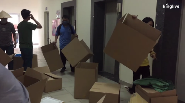 Tình nguyện viên dọn dẹp KTX ĐH Quốc gia TP.HCM thành khu cách ly: Nếu thấy cảnh này, mong một số người sẽ hiểu và bớt than thở-1