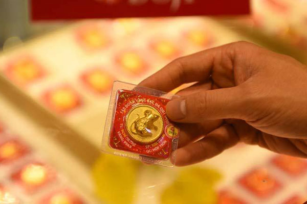 Giá vàng hôm nay 27/3, triệu người thất nghiệp, tìm ẩn náu ở vàng-2