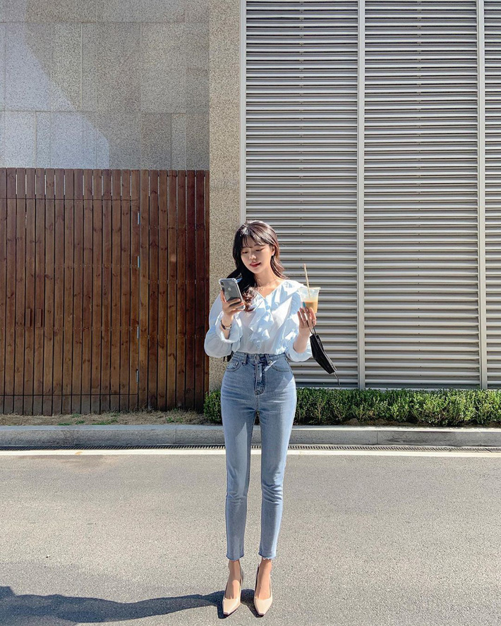 Kiểu áo bánh bèo động trời” được gái Hàn xem như chân ái, mix đồ hiện đại mà không thắm mới hay-11