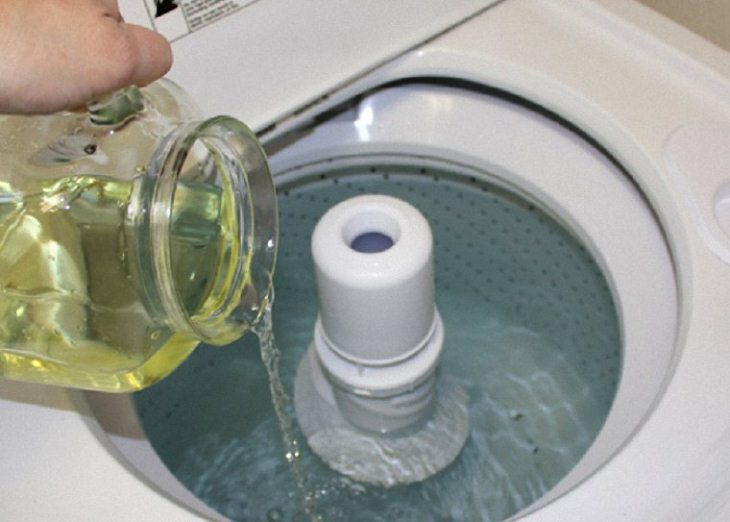 Mẹo khử mùi và làm sạch chất cặn bã vi khuẩn trong máy giặt-1